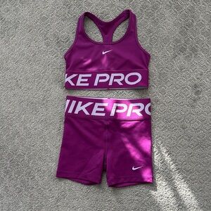 Nike Pro Magenta Sports Set
